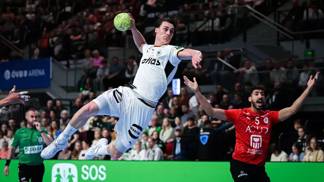 Miro Schluroff gab im März 2025 sein Debüt im DHB-Team. - Bild: Sina Schuldt/dpa