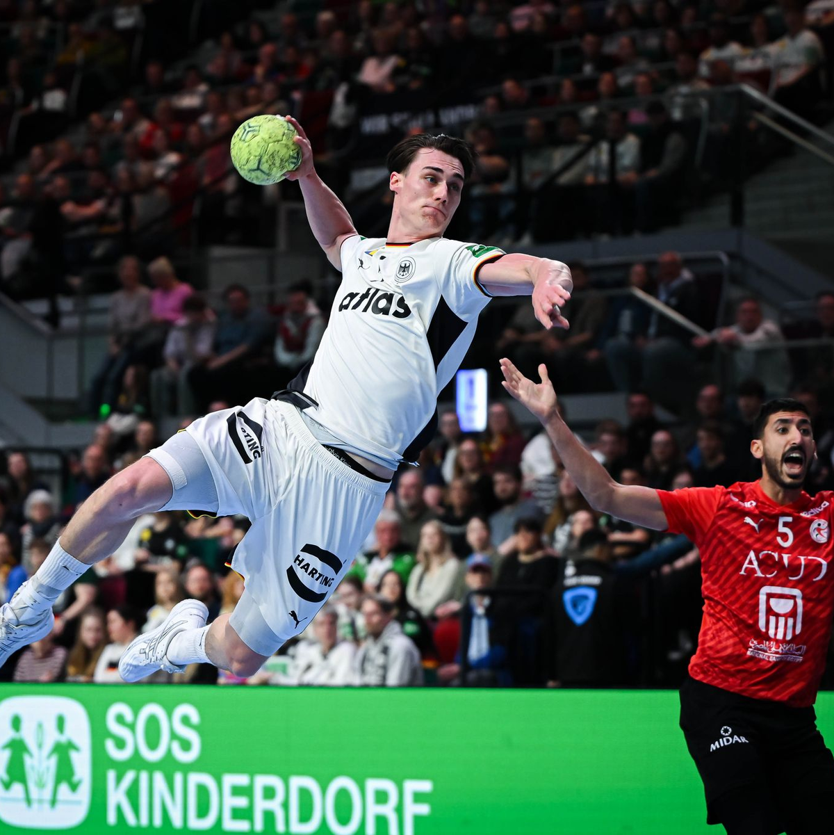 Miro Schluroff gab im März 2025 sein Debüt im DHB-Team. - Foto: Sina Schuldt/dpa