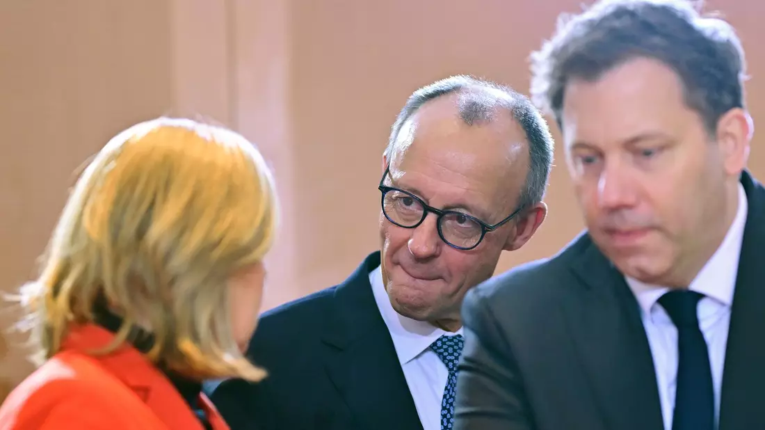 Auch für diese Drei in Berlin geht es um viel bei dieser Landtagswahl - Bild: Sebastian Gollnow/dpa