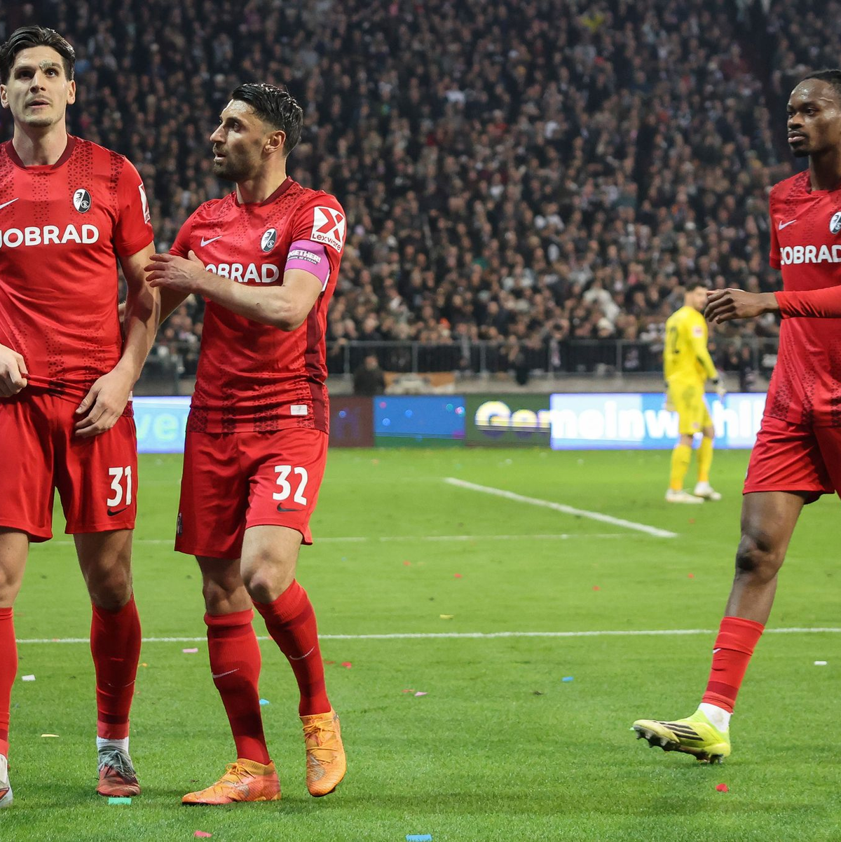 Igor Matanovic (l) traf doppelt für den SC Freiburg. - Foto: Christian Charisius/dpa