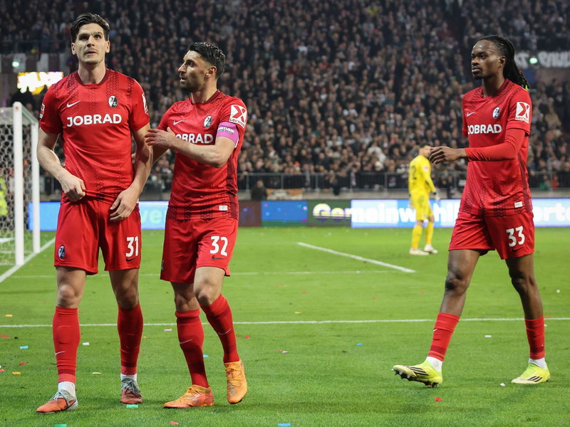 Igor Matanovic (l) traf doppelt für den SC Freiburg. - Foto: Christian Charisius/dpa