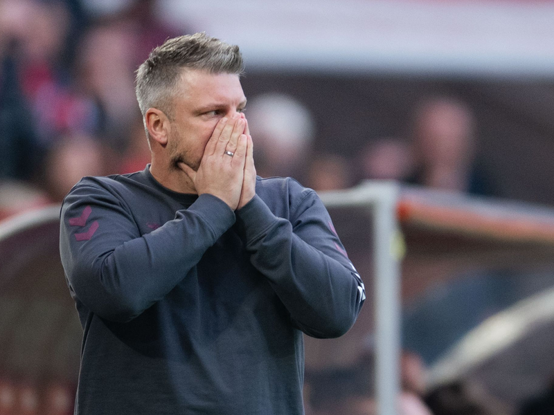 Lukas Kwasniok bekommt keine Gelegenheit mehr, den FC aus der Krise zu führen. - Foto: Marius Becker/dpa