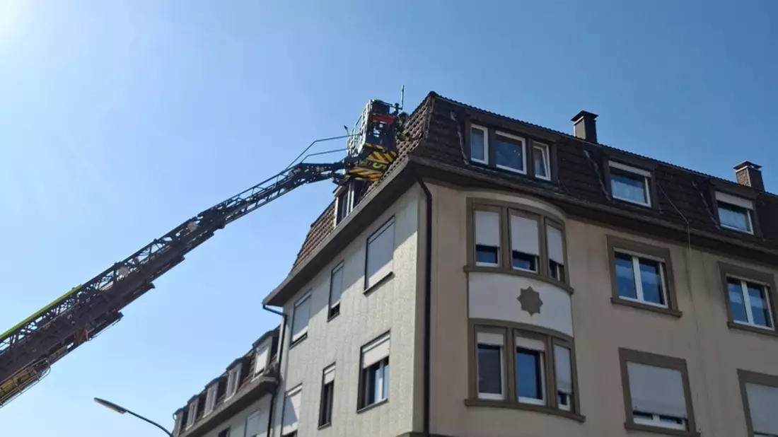 FW-EN: Lose Dachziegel - Bild: presseportal.de