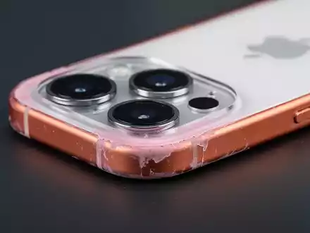 iPhone 17 Pro: Pinke Verfärbungen ärgern Besitzer - Foto: über boerse-global.de