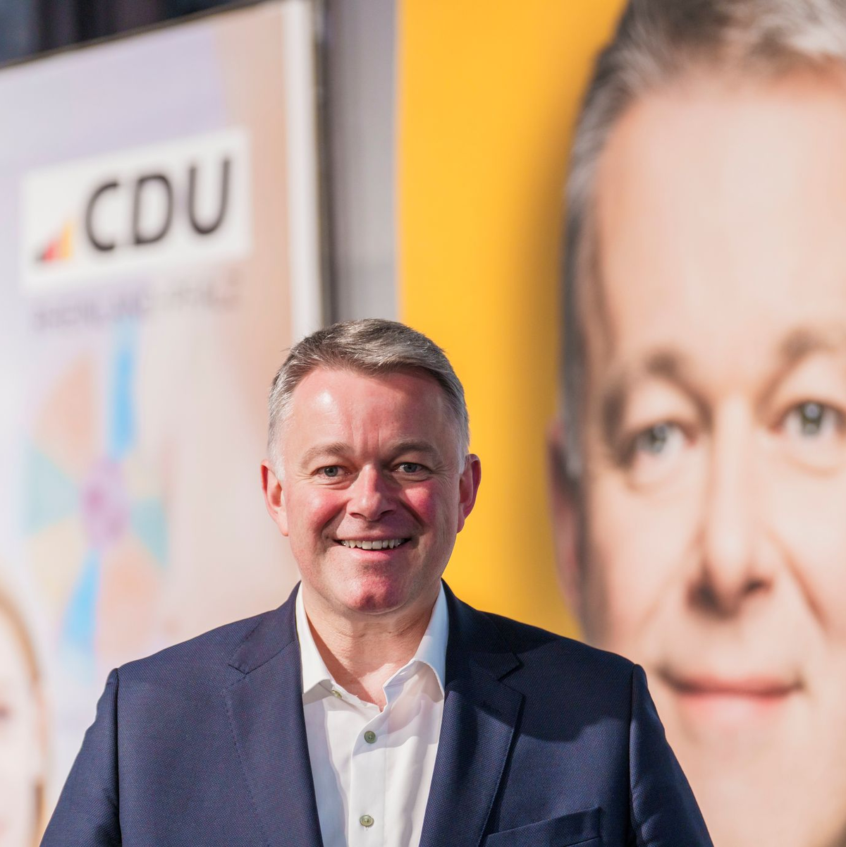 Schnieder will nun als Ministerpräsident in die Staatskanzlei einziehen.  - Foto: Andreas Arnold/dpa