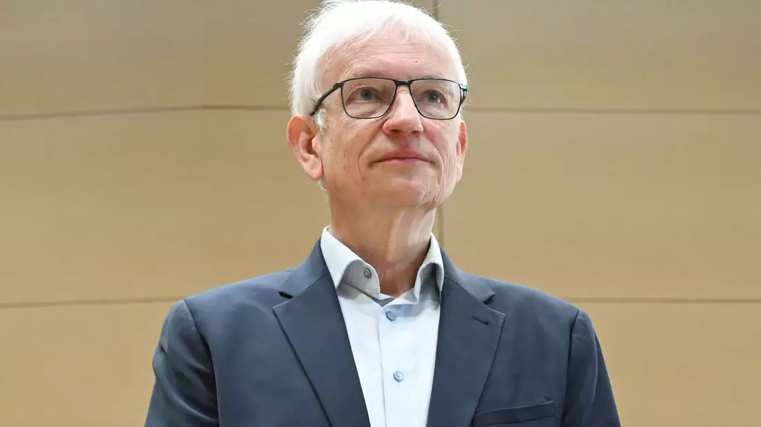 Jürgen Resch klagt als Geschäftsführer der DUH gegen BMW und Mercedes. (Archivbild) - Bild: Uli Deck/dpa