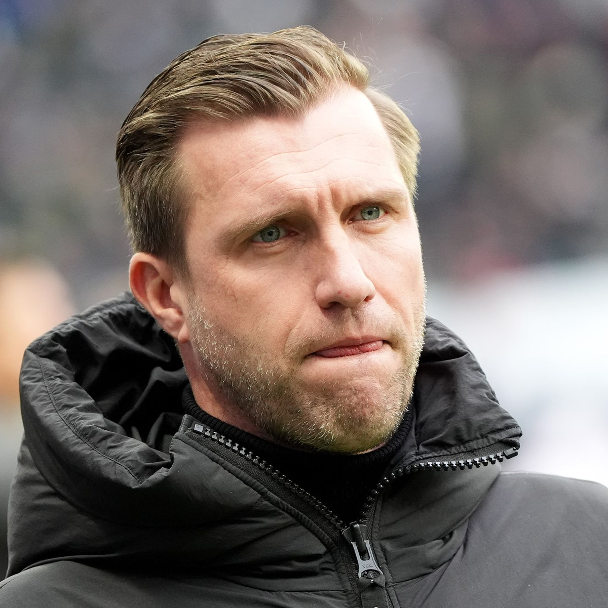 Eintracht Frankfurts Sportvorstand Markus Krösche lässt Gerüchte abprallen. (Archivbild) - Foto: Marc Schüler/dpa