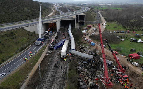 Beim Tempi-Zugunglück in Griechenland vor gut drei Jahren starben 57 Menschen. (Archivbild) - Foto: Vaggelis Kousioras/AP/dpa Beim Tempi-Zugunglück in Griechenland vor gut drei Jahren starben 57 Menschen. (Archivbild) - Foto: Vaggelis Kousioras/AP/dpa