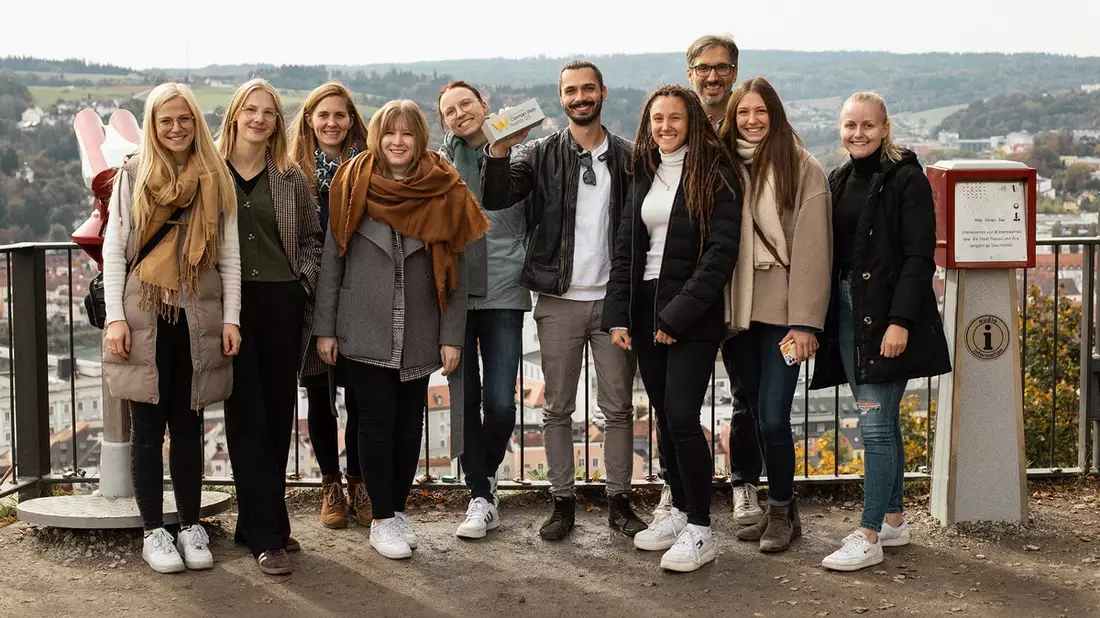 Marketingstrategie im Mittelstand: Konstantin Katsikis von KWADRAT erklärt, wie B2B-Unternehmen Messe, LinkedIn und Website verzahnen - Bild: presseportal.de