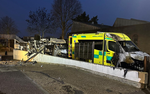 Ein Brandanschlag auf den Rettungsdienst einer jüdischen Gemeinde versetzt London in einen Schockzustand. - Foto: Pa/PA Wire/dpa