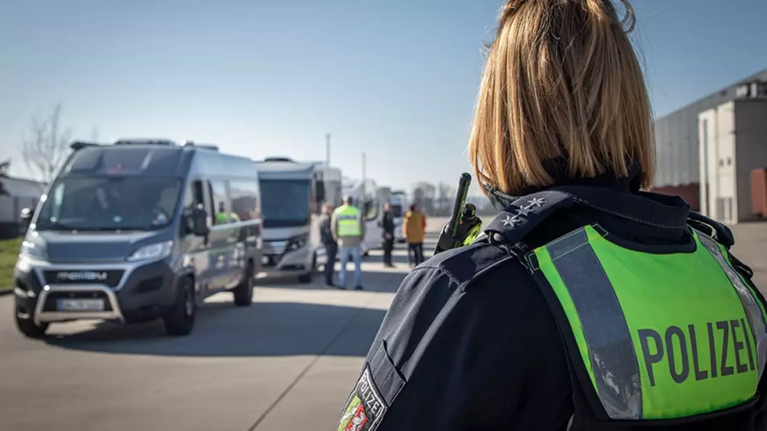 POL-UN: Kreis Unna - Große Resonanz bei Wiegeaktion für Wohnmobile und Wohnwagen - Bild: presseportal.de