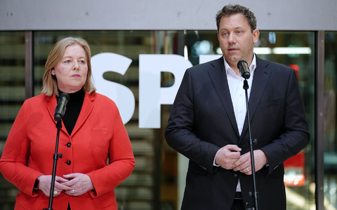 Bas und Klingbeil sehen gerade nicht die Zeit für Rücktritte.  - Foto: Kay Nietfeld/dpa