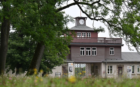 Zwei Verbände kritisieren einen geplanten Auftritt des Kulturstaatsministers Wolfram Weimer beim Gedenken an die Befreiung des Konzentrationslagers Buchenwald. (Archivbild) - Foto: Martin Schutt/dpa