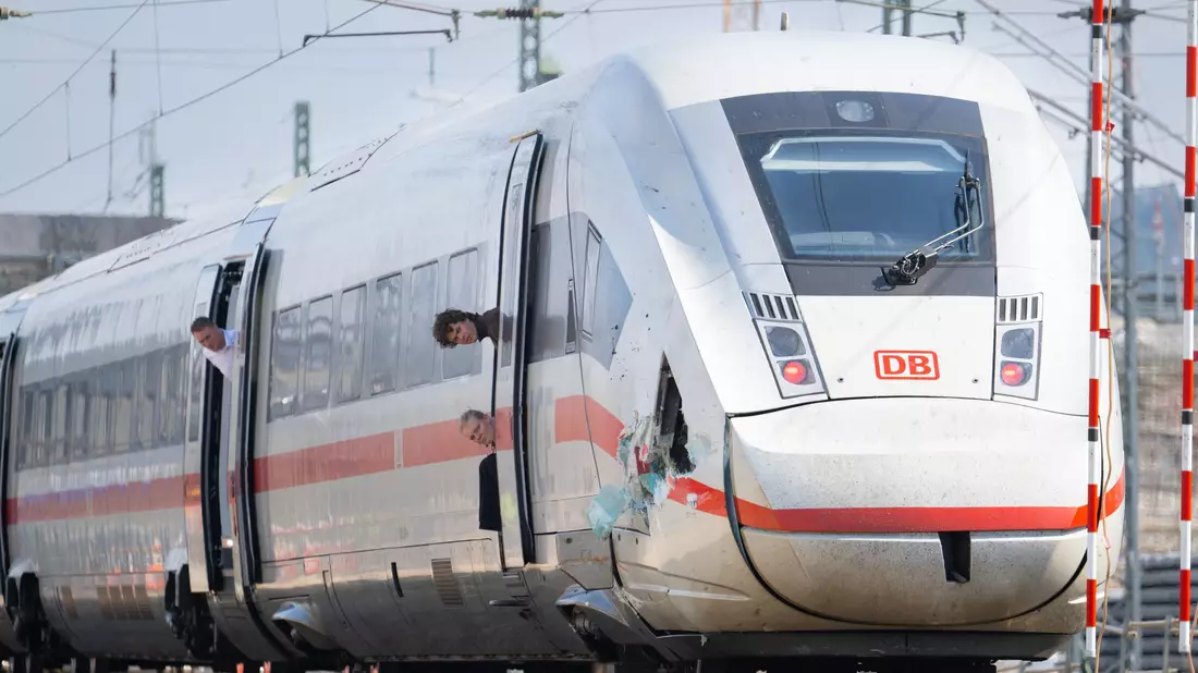 Schreck auf der ICE-Strecke Fulda-Hanau. - Bild: Boris Roessler/dpa