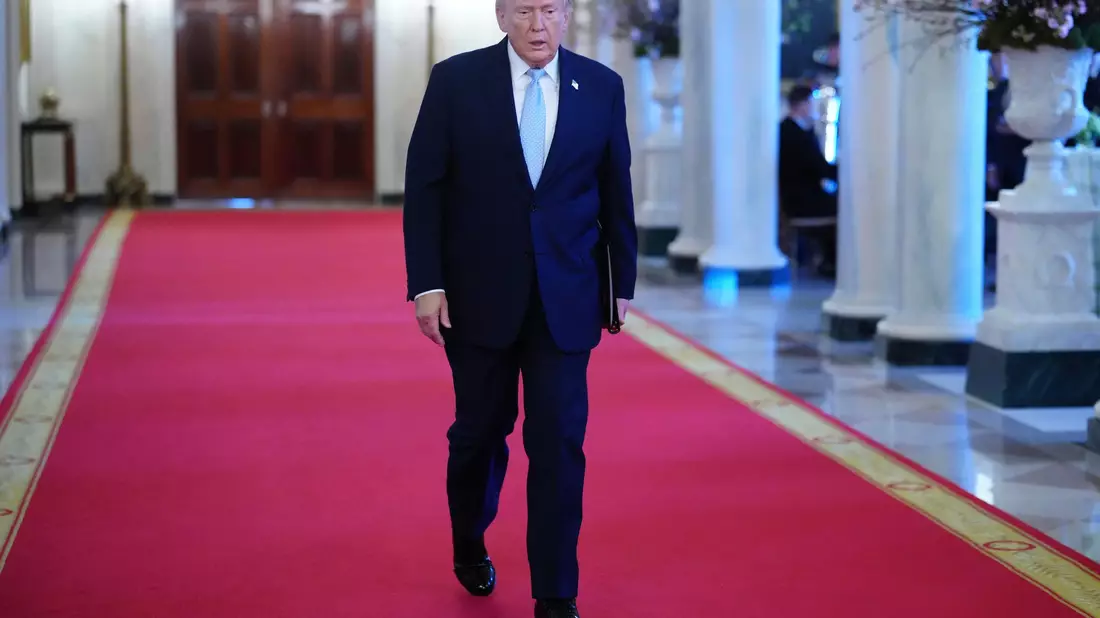 US-Präsident Donald Trump hat ein Ultimatum an den Iran verlängert. - Bild: Julia Demaree Nikhinson/AP/dpa