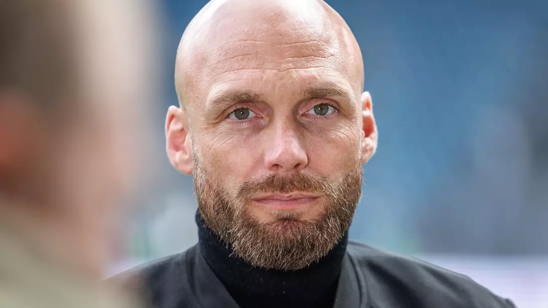 Nils-Ole Book erhält als Nachfolger von Sebastian Kehl einen Vertrag bis 2029 in Dortmund (Archivbild).  - Bild: Andreas Gora/dpa