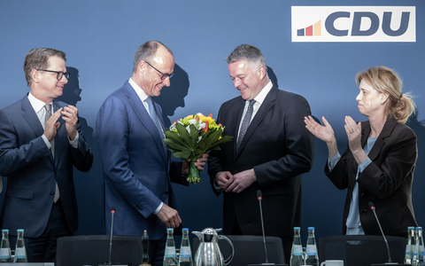 Bei der CDU wurde der Wahlsieg gefeiert – aber nicht zu laut. - Foto: Michael Kappeler/dpa