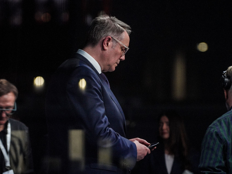 Der Wahltag in Rheinland-Pfalz war für Schweitzer ein düsterer.  - Foto: Andreas Arnold/dpa