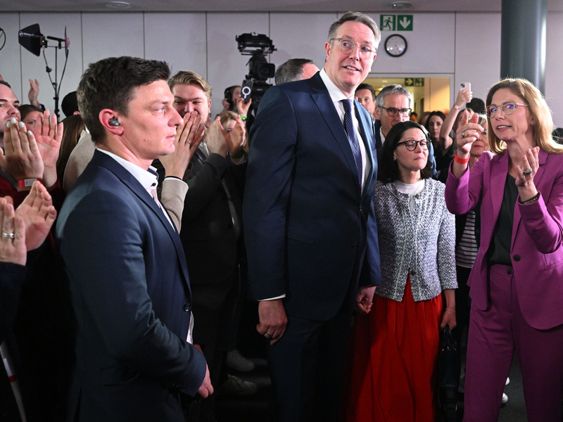 Alexander Schweitzer soll für die SPD die Koalitionsverhandlungen führen.  - Foto: Boris Roessler/dpa