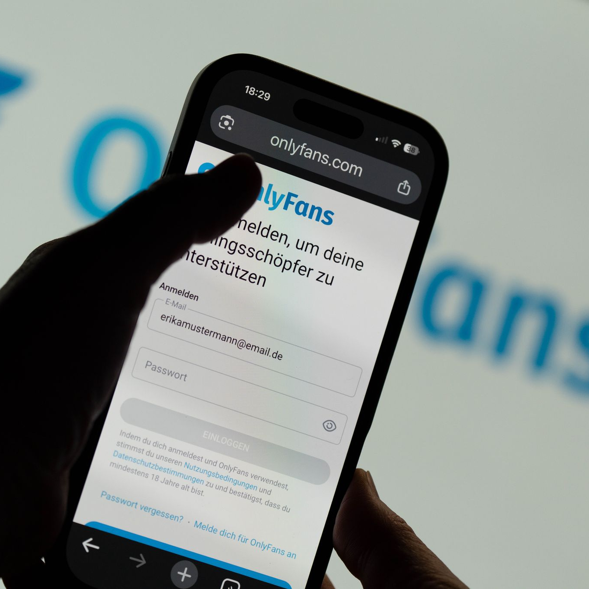 Leo Radvinsky kaufte die Betreiberfirma hinter OnlyFans im Jahr 2018. (Symbolbild) - Foto: Georg Moritz/dpa