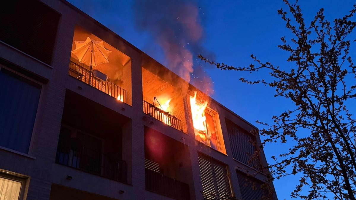FW-E: Ausgedehnter Wohnungsbrand in Senioreneinrichtung in Essen-Kettwig - mehrere Wohnungen vorübergehend unbewohnbar - Foto: presseportal.de