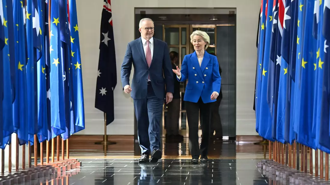 Angesichts des fordernden Auftretens der USA und Chinas rücken die EU und Australien näher zusammen. - Bild: Lukas Coch/AAP/dpa