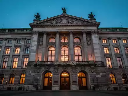 Regierung ringt um Spritpreisbremse und Reformen - Foto: über boerse-global.de