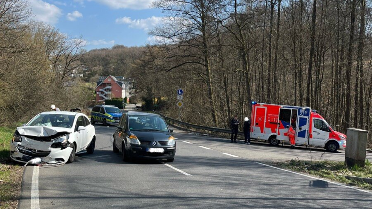 POL-GM: Auffahrunfall fordert zwei Verletzte - Foto: presseportal.de