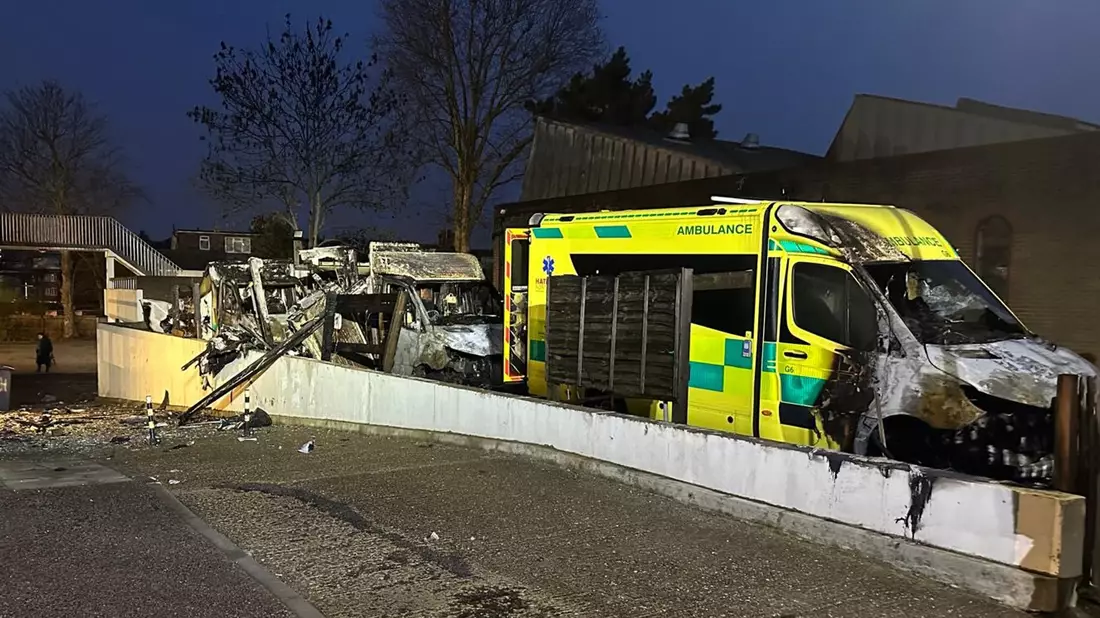 Ein Brandanschlag auf den Rettungsdienst einer jüdischen Gemeinde versetzte London in einen Schockzustand. - Bild: Pa/PA Wire/dpa