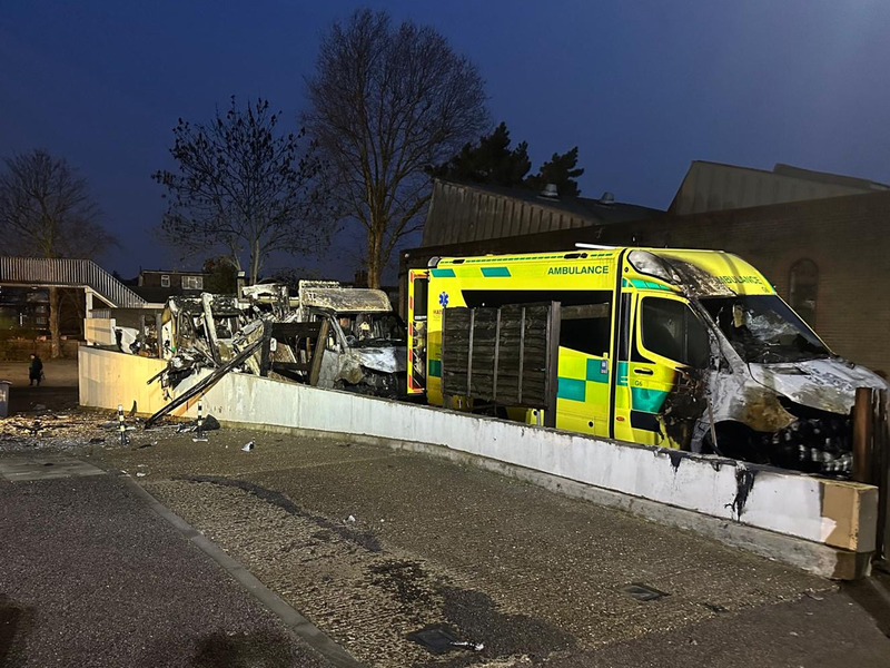 Ein Brandanschlag auf den Rettungsdienst einer jüdischen Gemeinde versetzte London in einen Schockzustand. - Foto: Pa/PA Wire/dpa