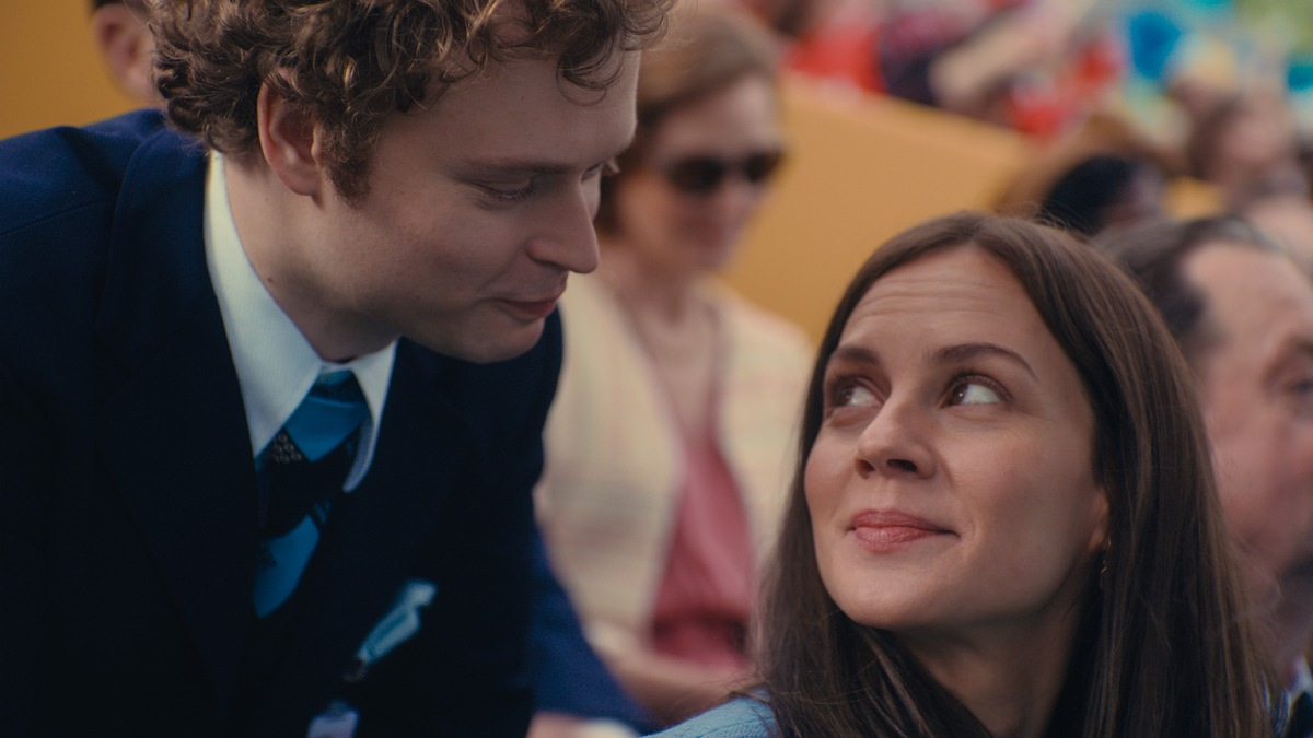 Königlich: Prime Video und SAT.1 beauftragen die Event-Serie 