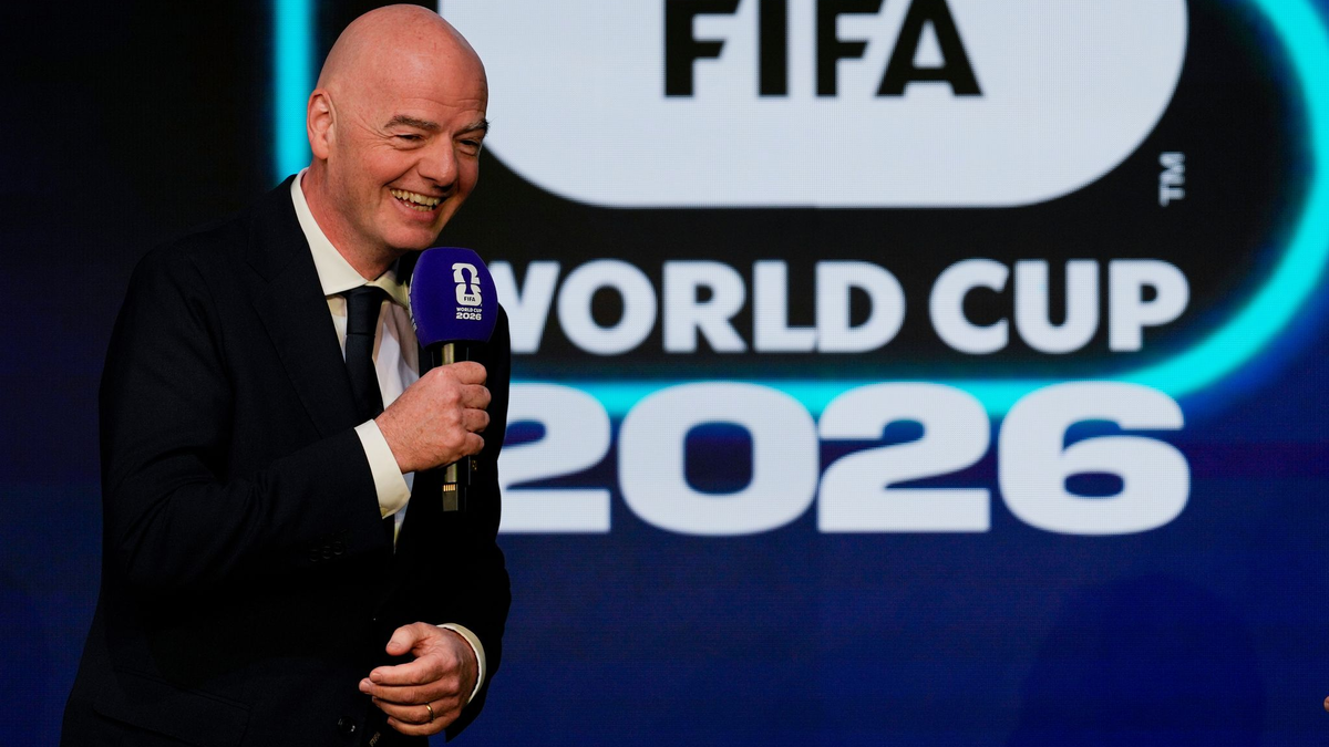 Findet die Ticketpreise für die WM angemessen: FIFA-Chef Infantino (Archivbild) - Foto: Chris Carlson/AP/dpa