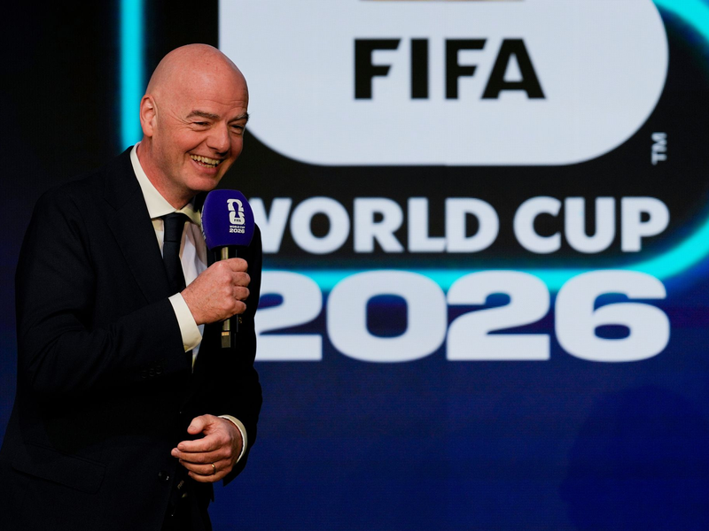 Findet die Ticketpreise für die WM angemessen: FIFA-Chef Infantino (Archivbild) - Foto: Chris Carlson/AP/dpa