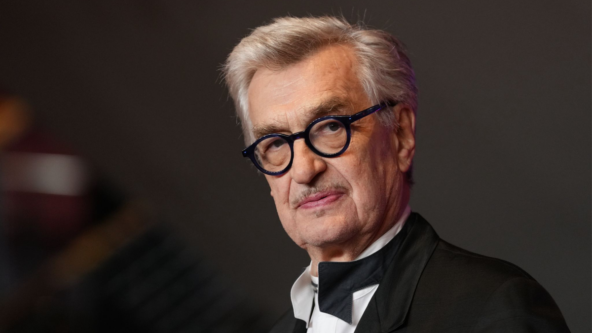 Wim Wenders wird beim Deutschen Filmpreis mit dem Ehrenpreis ausgezeichnet (Archivbild). - Foto: Soeren Stache/dpa