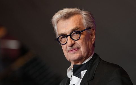 Wim Wenders wird beim Deutschen Filmpreis mit dem Ehrenpreis ausgezeichnet (Archivbild). - Foto: Soeren Stache/dpa
