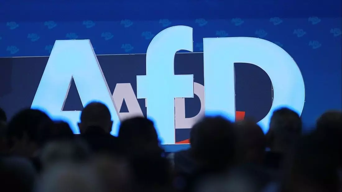 Logo auf AfD-Parteitag (Archiv) - Bild: via dts Nachrichtenagentur