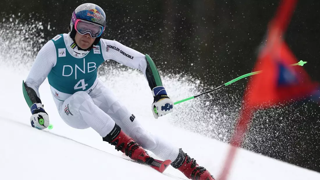 Erst Olympia-Gold, dann Gesamtsieg im Riesenslalom-Weltcup: Lucas Pinheiro Braathen. - Bild: Gabriele Facciotti/AP/dpa