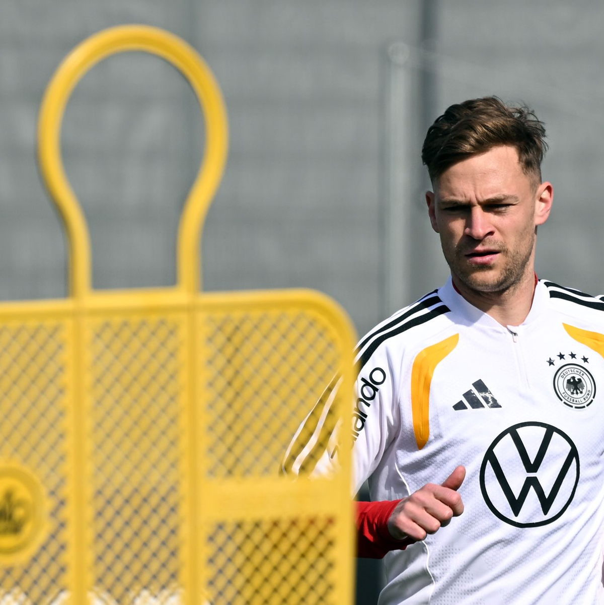 DFB-Kapitän Joshua Kimmich trainiert in Herzogenaurach.  - Foto: Federico Gambarini/dpa