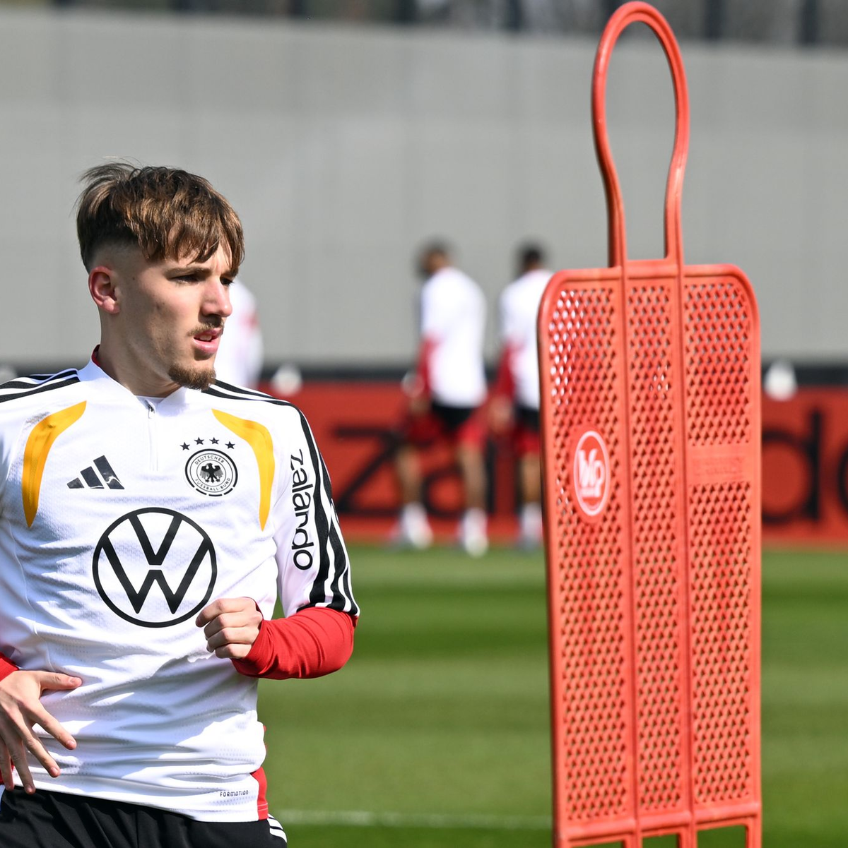 Lennart Karl gehört erstmals zum Aufgebot der A-Auswahl beim DFB.  - Foto: Federico Gambarini/dpa