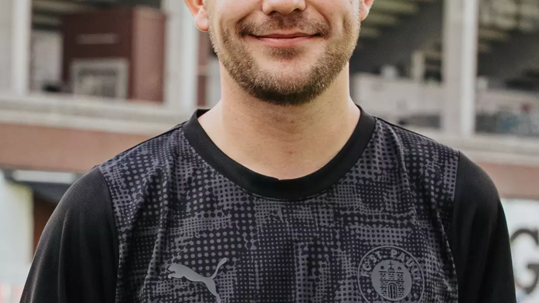 St. Paulis Nachwuchstrainer Christian Dobrick spricht über sein Coming-out. - Bild: -/FC St. Pauli/dpa