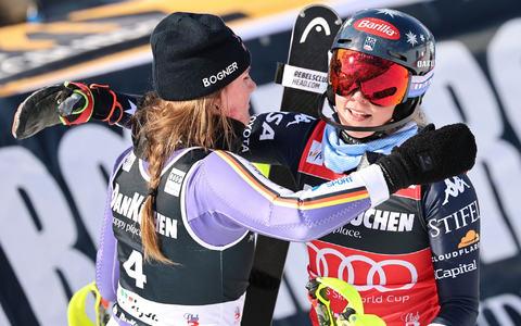 Faire Rivalinnen: Emma Aicher (l) und Mikaela Shiffrin. - Foto: Marco Trovati/AP/dpa
