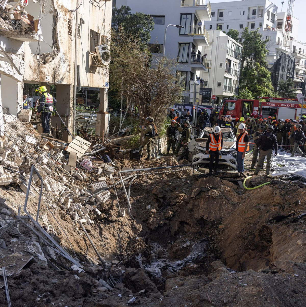 In Israel schlagen weiterhin aus dem Iran abgefeuerte Raketen ein. - Foto: Itai Ron/dpa