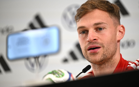 Joshua Kimmich geht als Kapitän auch verbal voran.  - Foto: Federico Gambarini/dpa