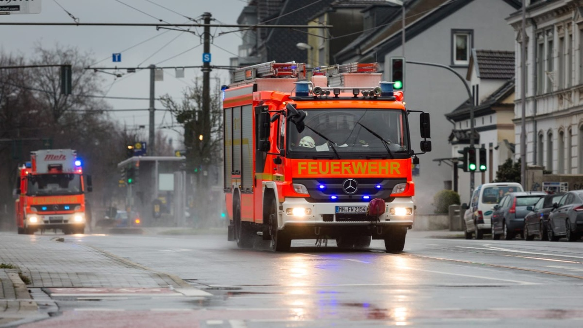 FW-MH: Zimmerbrand an der Engelbertusstraße - Foto: presseportal.de