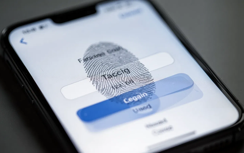 EU streitet über Alterskontrolle im Netz - Foto: über boerse-global.de