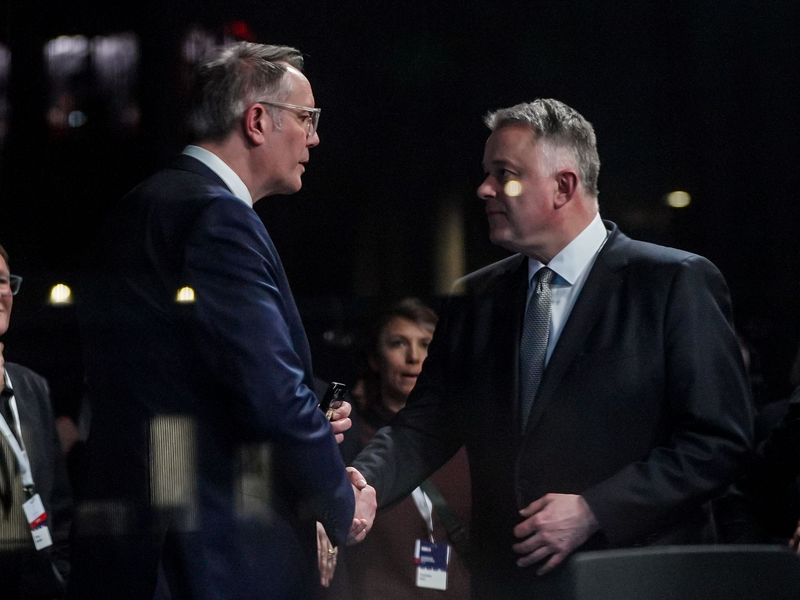 Der alte und der voraussichtlich neue Ministerpräsident von Rheinland-Pfalz wollen über eine große Koalition sprechen.  - Foto: Andreas Arnold/dpa