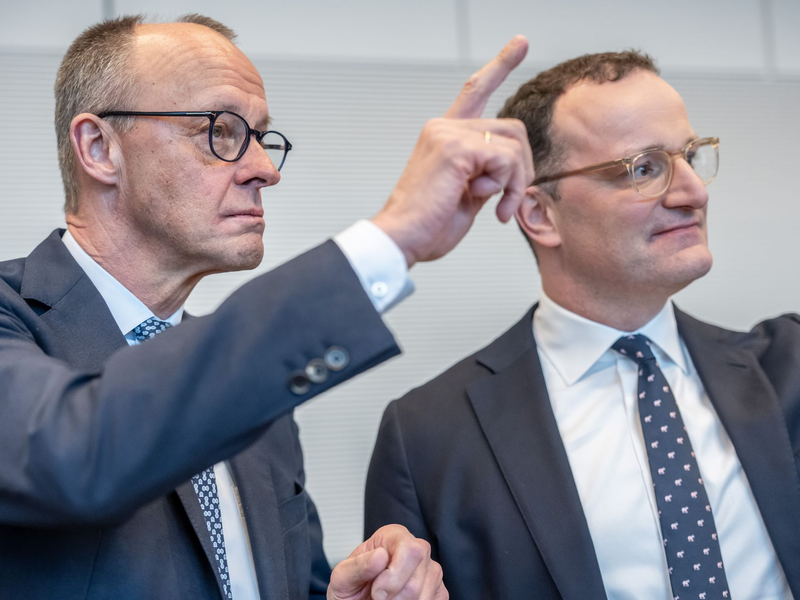 Kanzler Merz sieht ein Zeitfenster für wichtige Reformen bis zur Sommerpause. - Foto: Michael Kappeler/dpa