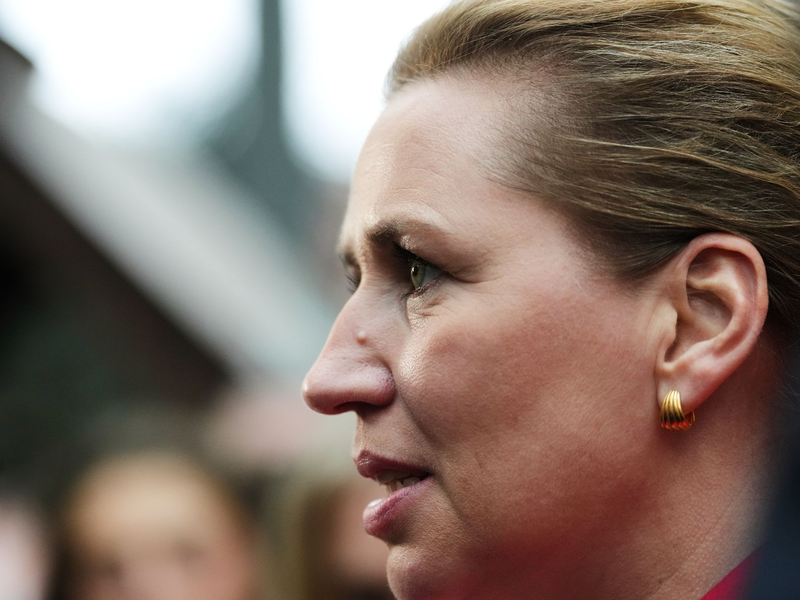 Mette Frederiksen will dänische Regierungschefin bleiben.  - Foto: Sergei Grits/AP/dpa
