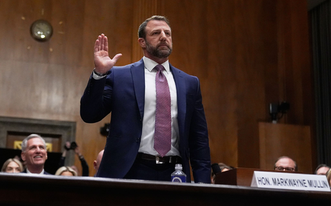 Der bisherige Senator Markwayne Mullin ist als neuer Heimatschutzminister bestätigt worden. (Archivfoto) - Foto: Manuel Balce Ceneta/AP/dpa