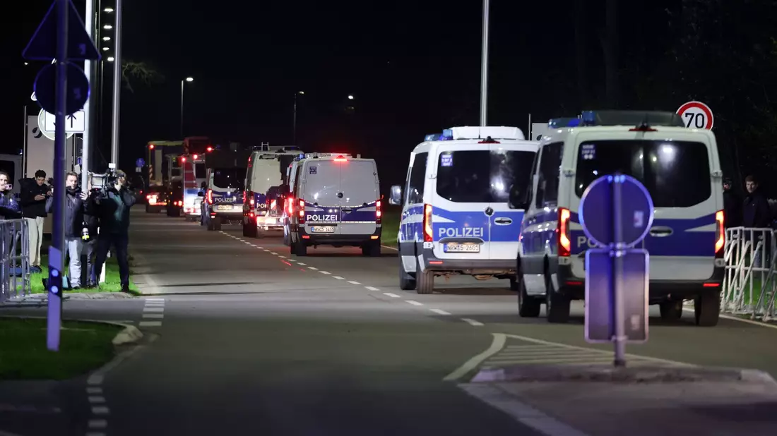 Die genaue Route des Konvois blieb offen. - Bild: Christoph Reichwein/dpa